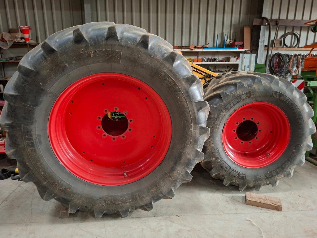 Roues fendt 820, Articles professionnels, Agriculture | Pièces | Pneus, Jantes & Essieux, Enlèvement