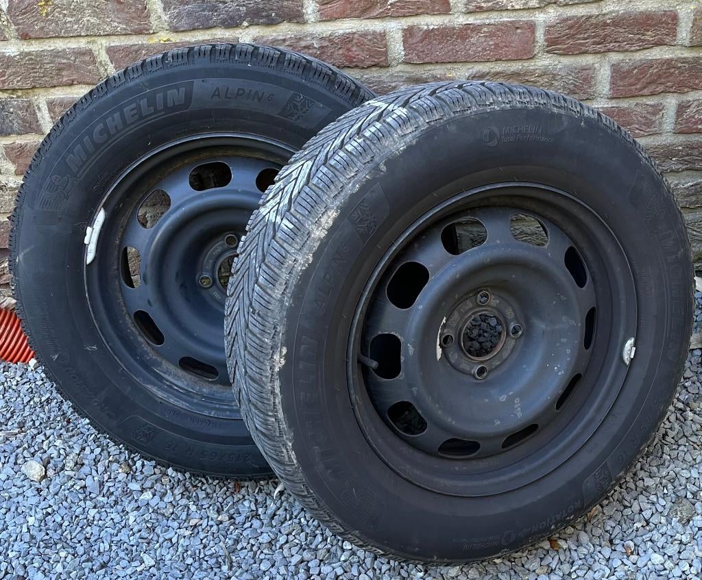 4 Jantes en tôle + Pneus hiver 215 65 16 Peugeot 2008 II, Autos : Pièces & Accessoires, Pneus & Jantes, 16 pouces, Véhicule de tourisme