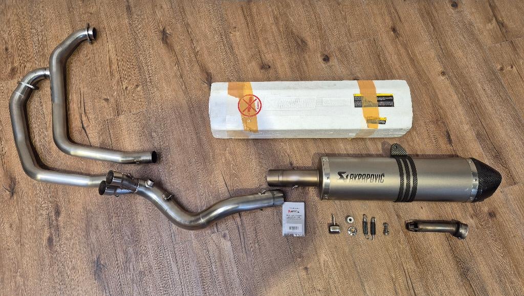 AKRAPOVIC uitlaatlijn BMW F800GS, Motoren, Ophalen, Gebruikt