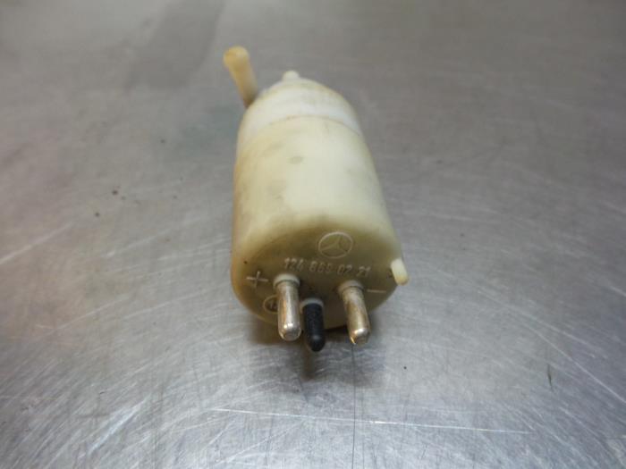 Pompe lave-glace avant d'un Mercedes 200 - 500, -, 3 mois de garantie, Utilisé, -
