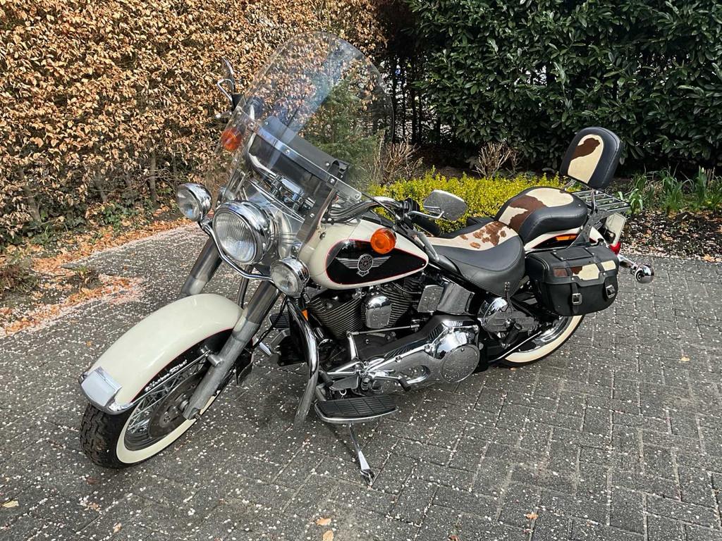 Harley Davidson Tour FLSTN Heritage Nostalgia Motorcycle, Motos, Motos | Harley-Davidson, Entreprise, Autre