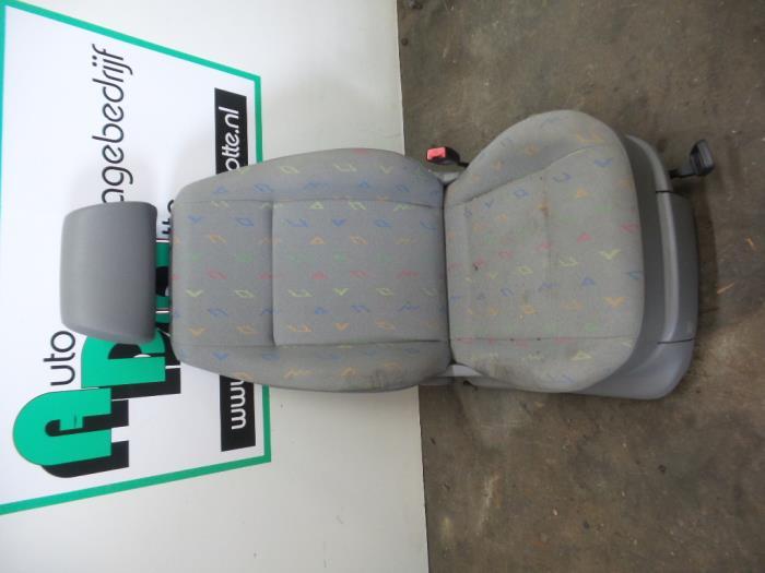 Stoel rechts van een Volkswagen Caddy (Caddy 04-), Gebruikt, -, Volkswagen, -