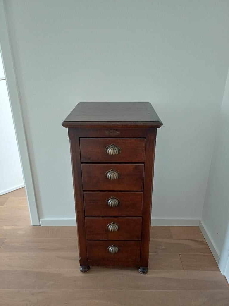 Belle commode en acajou avec tiroir « caché », 25 à 50 cm, 5 tiroirs ou plus, Moins de 100 cm, Enlèvement