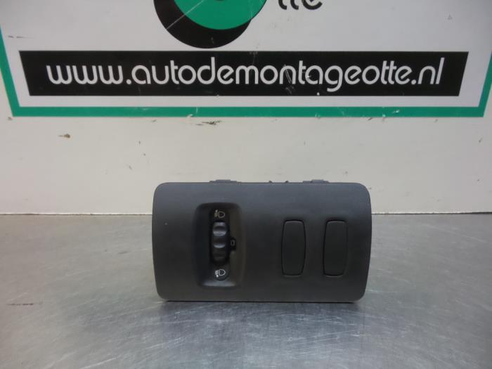 Commutateur phare hauteur réglable d'un Renault Clio (Clio, Renault, -, 3 mois de garantie, Utilisé