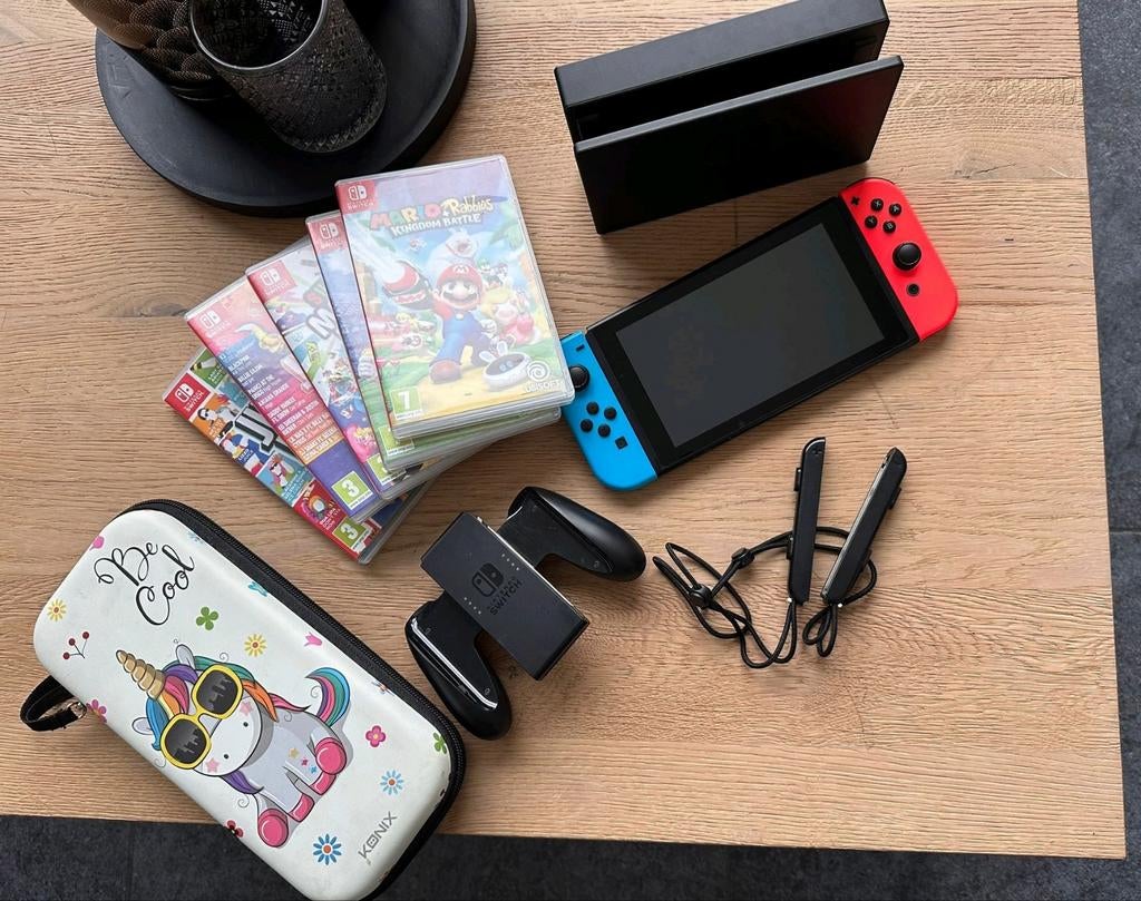 Nintendo Switch en très bon état avec jeux, Utilisé, Avec 2 manettes, Switch 2019 Upgrade, Avec jeux