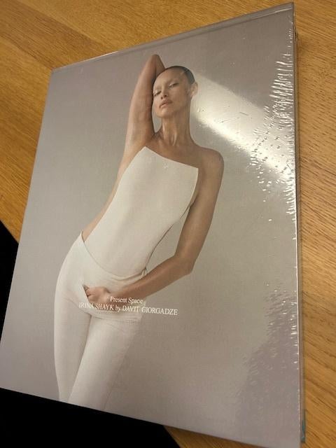 PRESENT SPACE PRINT FOUR body kunstboek, Boeken, Kunst en Cultuur | Fotografie en Design, Ophalen of Verzenden, Nieuw