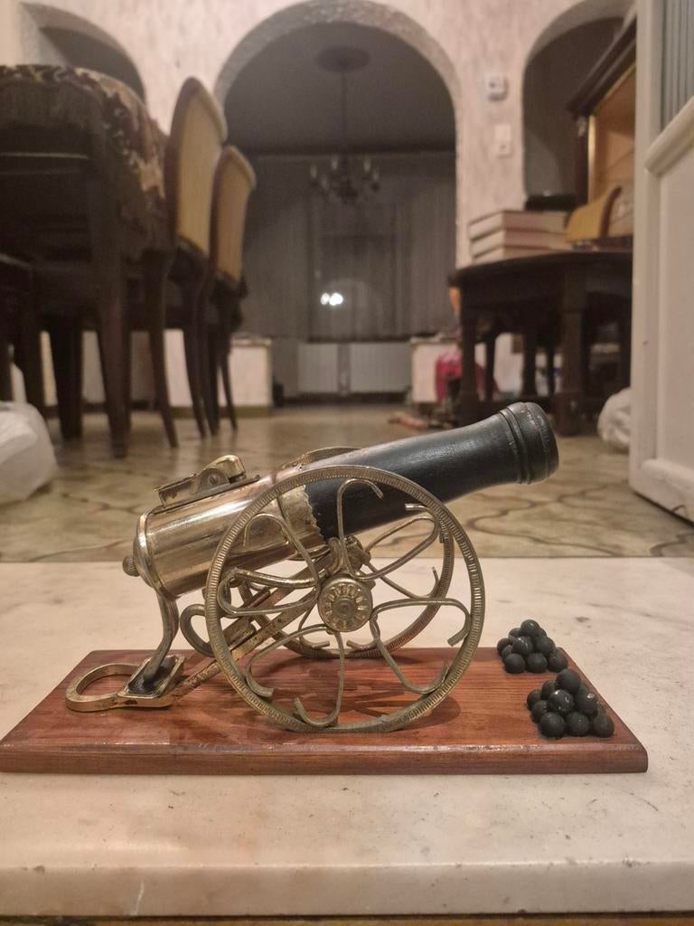 Magnifique canon briquet vintage 1960 en bon état., Antiquités & Art, Art | Objets design, Enlèvement