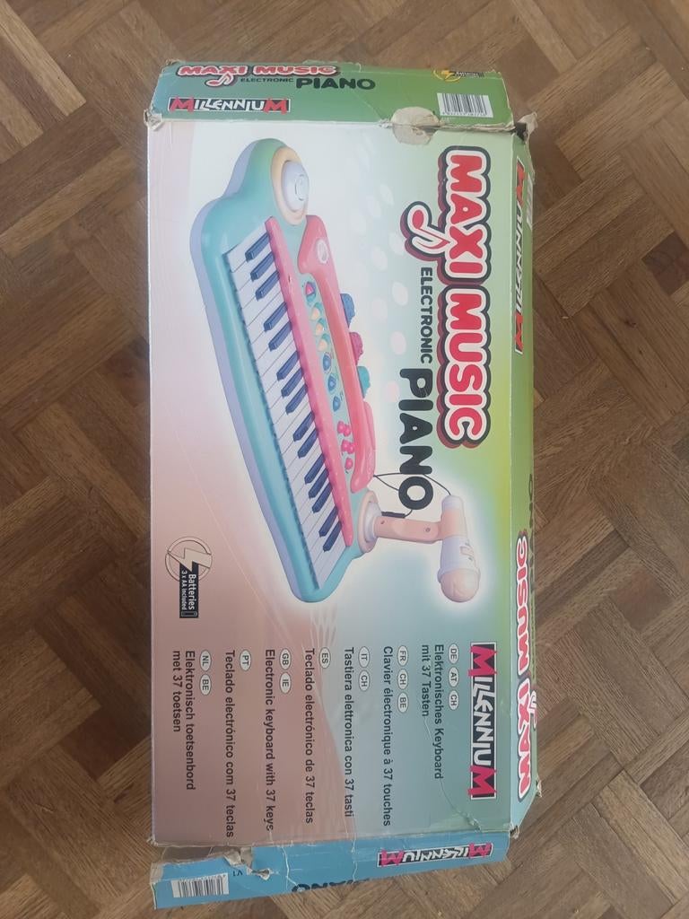 Piano, Muziek en Instrumenten, Keyboards, Ophalen of Verzenden, Zo goed als nieuw