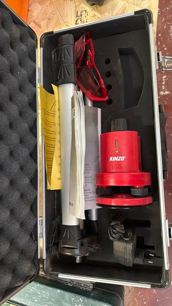 Roterende laser waterpas met statief, Ophalen, Nieuw