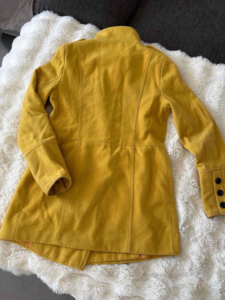 Hele mooie winterjas dames maat S militaire look okergeel, Enlèvement ou Envoi, Porté, Taille 36 (S), Autres couleurs