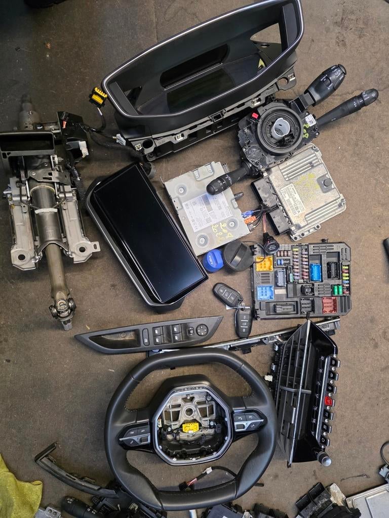 Pièces Peugeot 208, Autos : Pièces & Accessoires, Électronique & Câbles, Citroën, Peugeot, Utilisé, Enlèvement