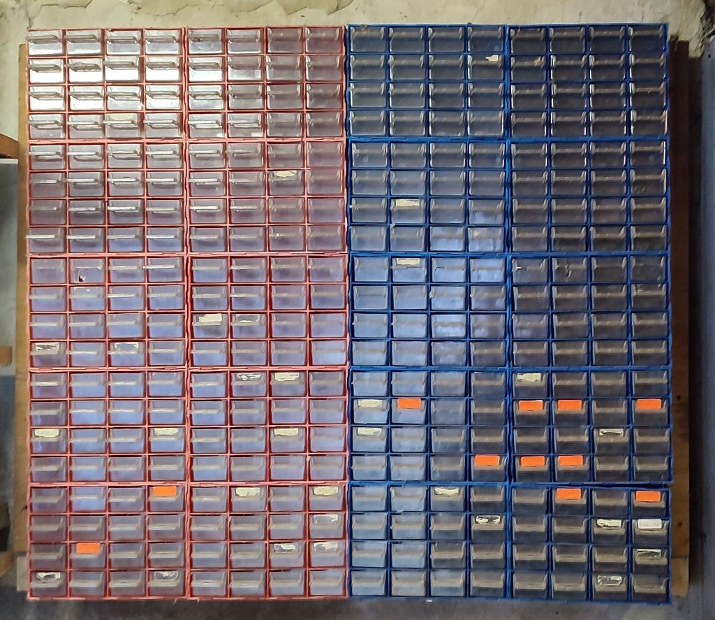 320 kleine plastic opbergbak, Ophalen