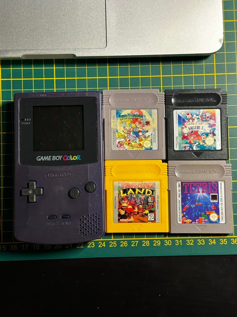 Nintendo Game Boy Color + 4 jeux classiques, Consoles de jeu & Jeux vidéo, Enlèvement ou Envoi, Comme neuf, Game Boy Color