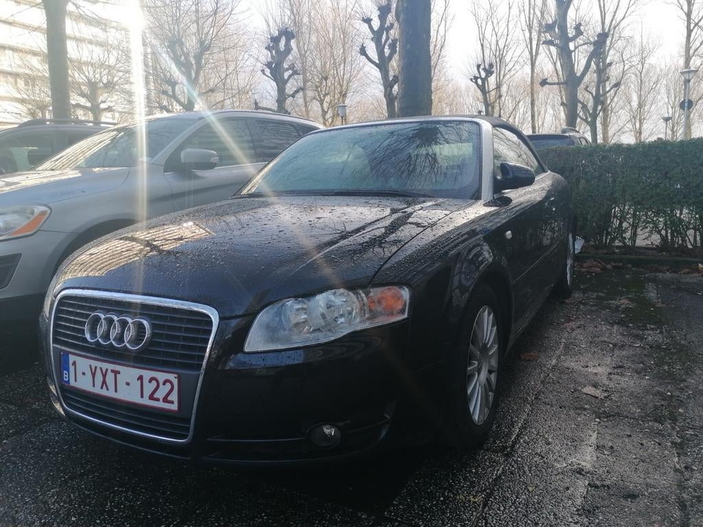 A4 1.8 turbo 10/2008. Eur 4 carnet complet 175000km à voir, Auto's, Voorwielaandrijving, Cabriolet, A4, Zwart