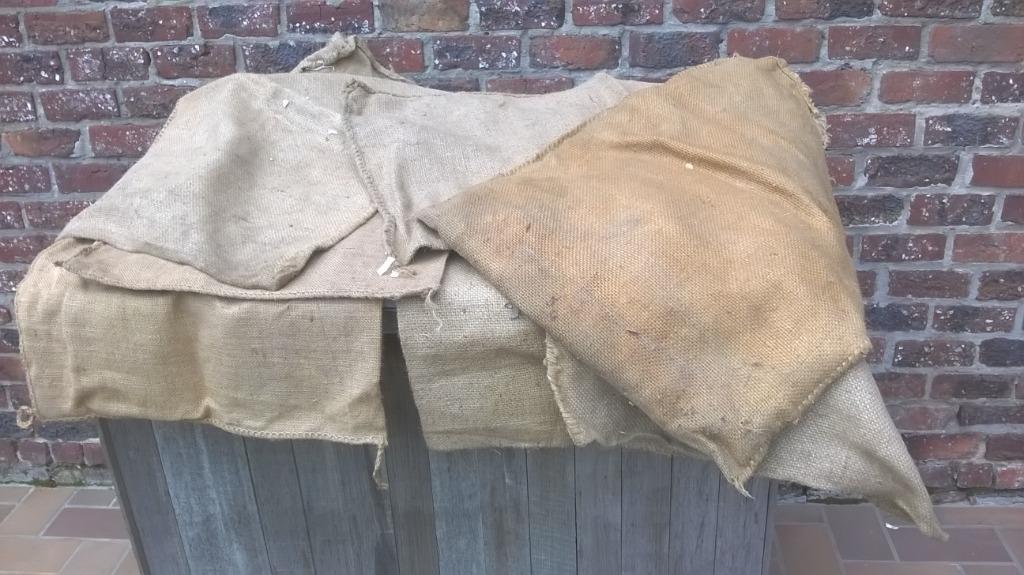 sacs en jute, Enlèvement ou Envoi, Comme neuf