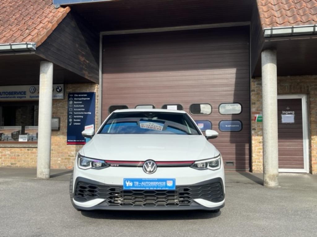 Volkswagen Golf VIII GTI Clubsport 2.0 TSI Automaat, Auto's, Volkswagen, Stof, 4 cilinders, 1984 cc, https://public.car-pass.be/vhr/8dd0998e-1c14-4fd7-9f33-1994d9b3b37e