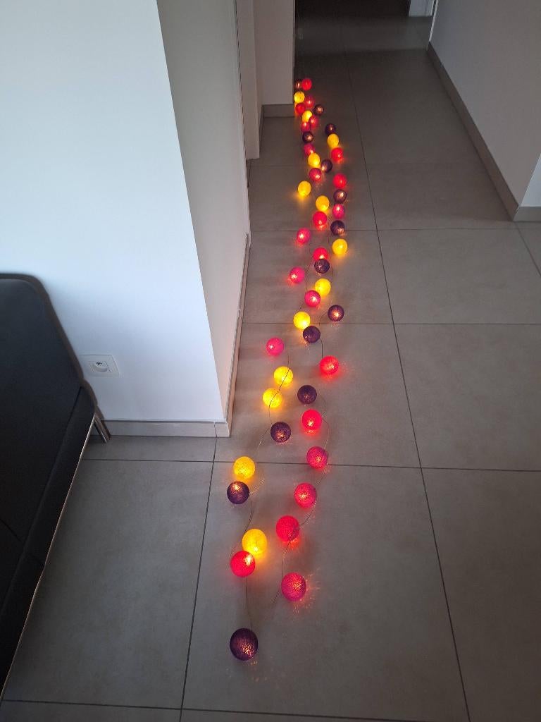 Guirlande lumineuse la case de cousin Paul 50 lampes., Enlèvement ou Envoi, Comme neuf, Moderne