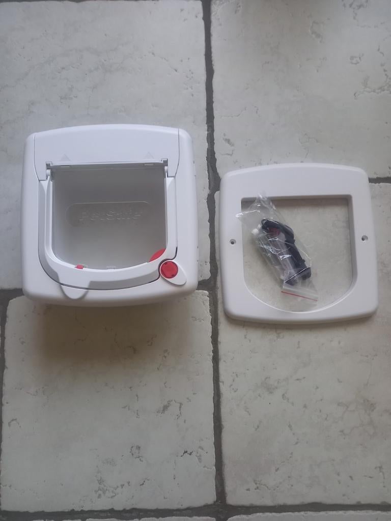 Chatière- NEUVE, Animaux & Accessoires, Enlèvement