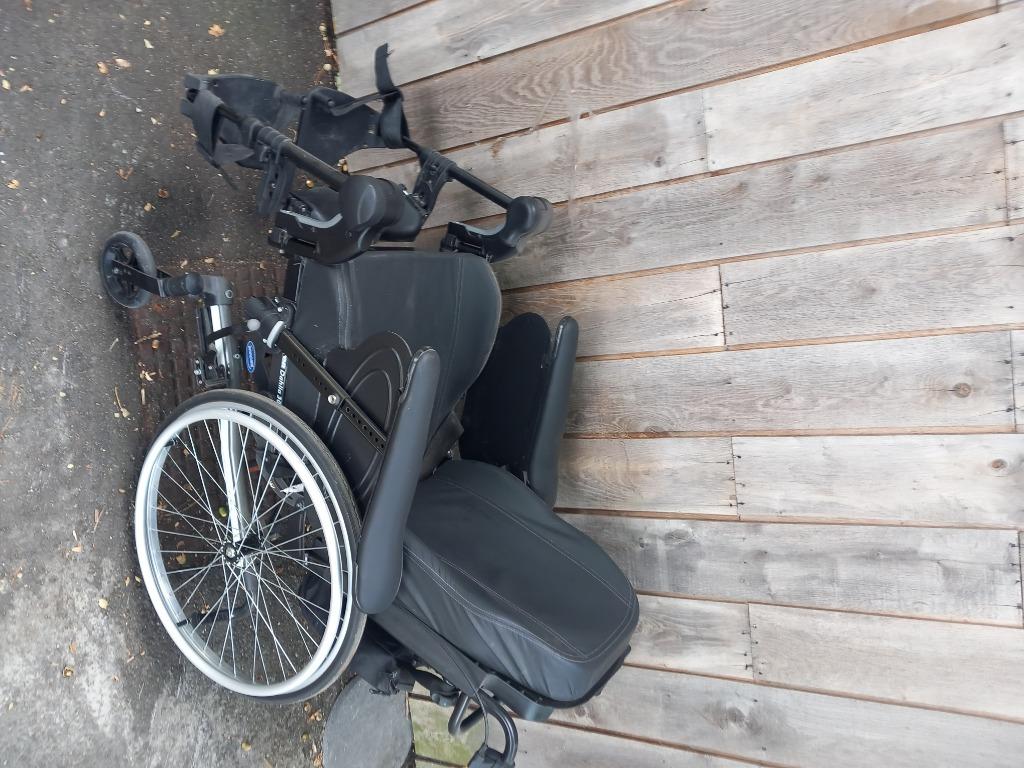 rolstoel TEMPURE verstelbare rug, Diversen, Rolstoelen, Ophalen, Zo goed als nieuw, Duwrolstoel