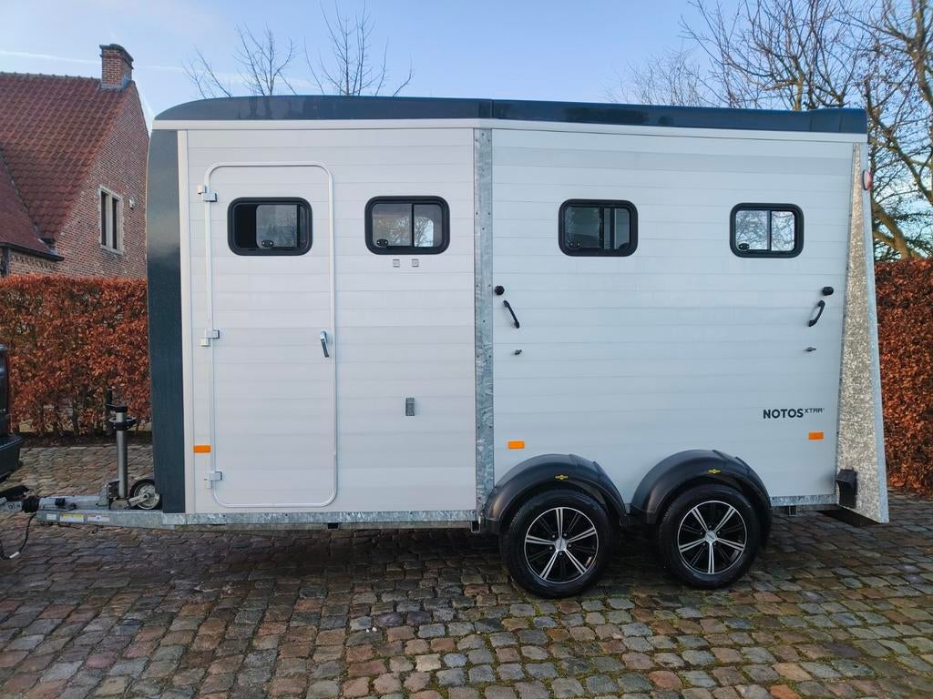 Humbaur noto's Xtra up 2700 2 paard trailer, Dieren en Toebehoren, Paarden en Pony's | Trailers en Aanhangwagens, Ophalen