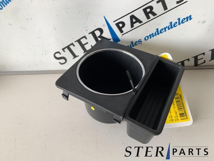 Bekerhouder van een Mercedes A-Klasse, Auto-onderdelen, Interieur en Bekleding, Mercedes-Benz, Gebruikt, 3 maanden garantie, Ophalen of Verzenden