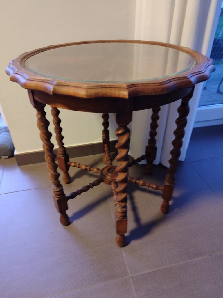 Table d'appoint ronde victorienne anglaise antique en noyer, Enlèvement