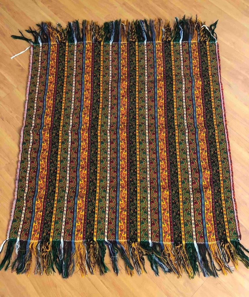 Veelkleurig kleed tafelkleed 104/100 cm, Huis en Inrichting, Tafelkleden, Gebruikt, Rechthoek, Ophalen of Verzenden