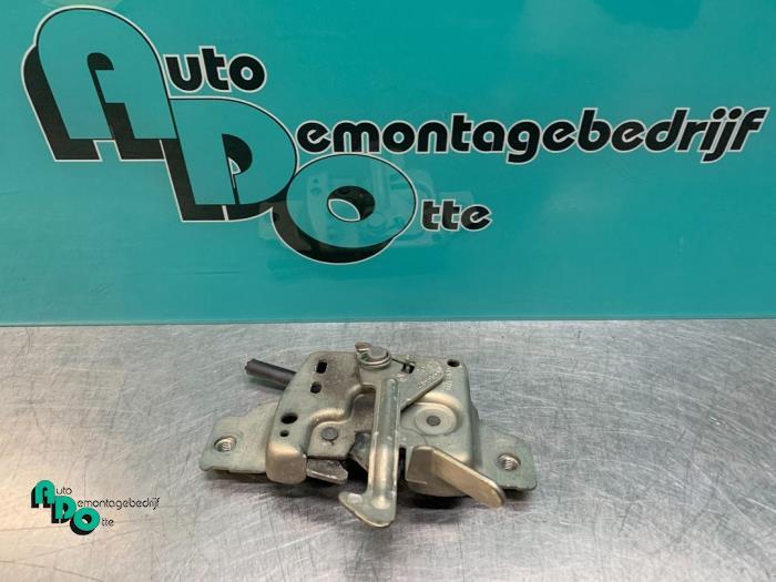 Mécanique de verrouillage capot d'un Renault Clio (Clio 3 0, Autos : Pièces & Accessoires, Renault, -, 3 mois de garantie, Utilisé