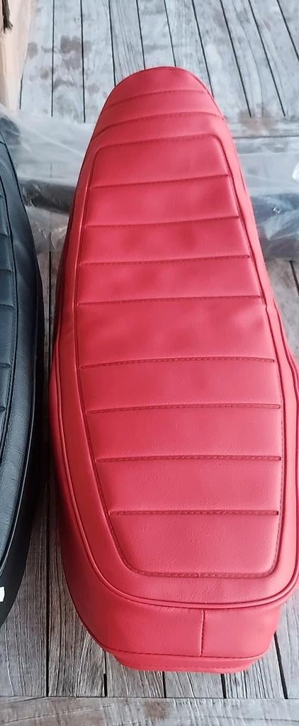 Gebruikte zadel met nieuwe overtrek kawasaki AR50, Ophalen