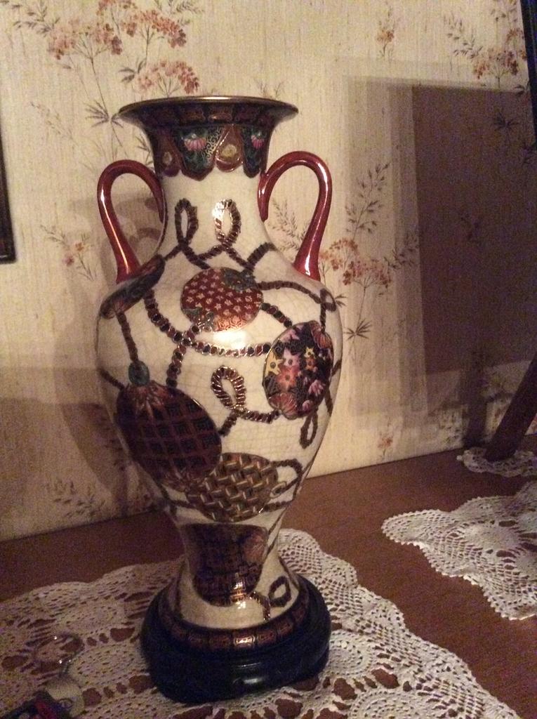 Vase et/ou lampe de table anciens, Enlèvement