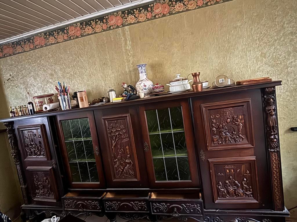 Antieke kast gratis op te halen (zelf uit elkaar te halen), Huis en Inrichting, Ophalen, Zo goed als nieuw