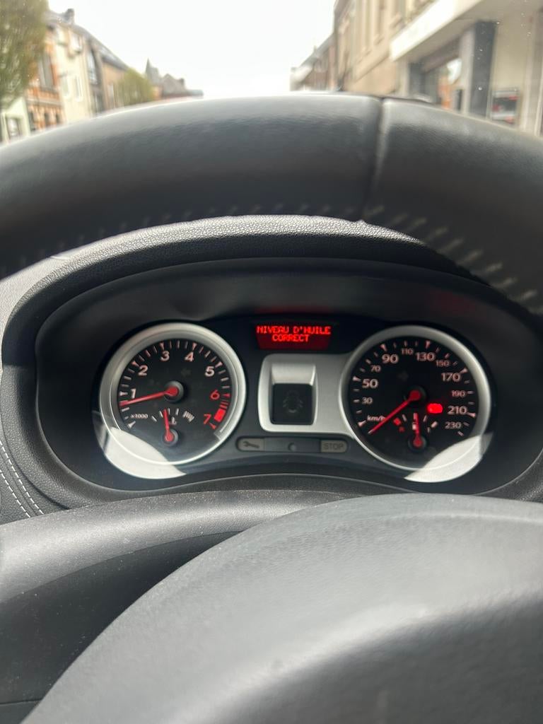 RENAULT CLIO 3 1.2 ESSENCE A VENDRE, Autos, Euro 5, Achat, Boîte manuelle, Toit panoramique