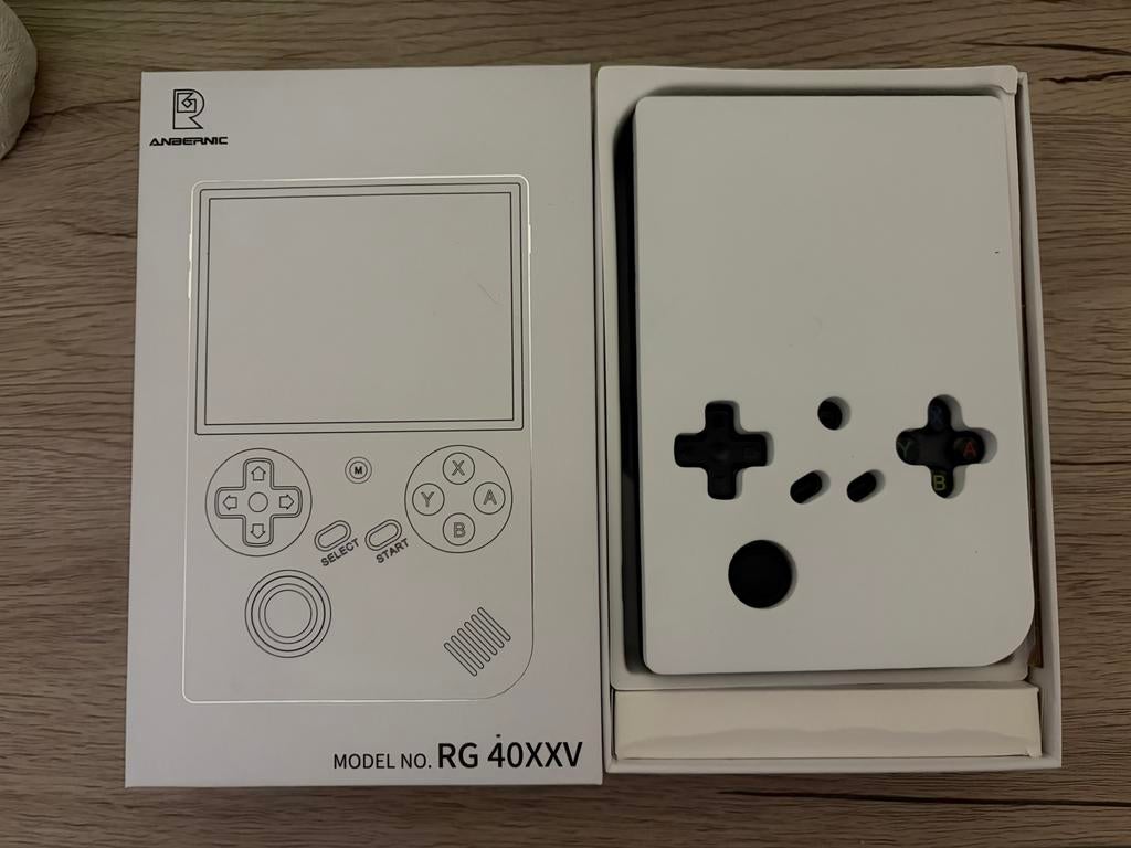 Anbernic RG40XXV, Consoles de jeu & Jeux vidéo, Consoles de jeu | Autre, Enlèvement ou Envoi, Comme neuf