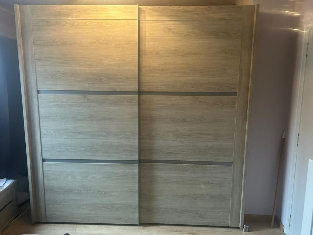 Kleerkast met schuifdeuren en commode, Ophalen