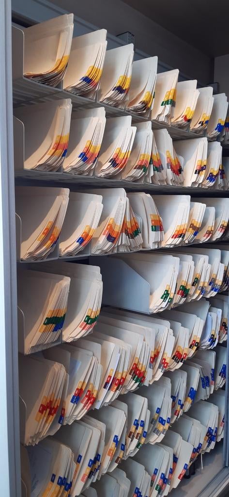 Rekken met dossiermappen, Zakelijke goederen, Ophalen