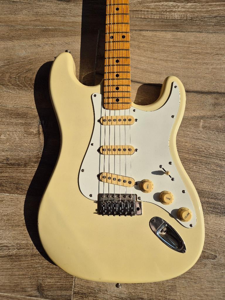 Stratocaster Morris MIJ 1973, Musique & Instruments, Enlèvement, Comme neuf, Solid body, Fender
