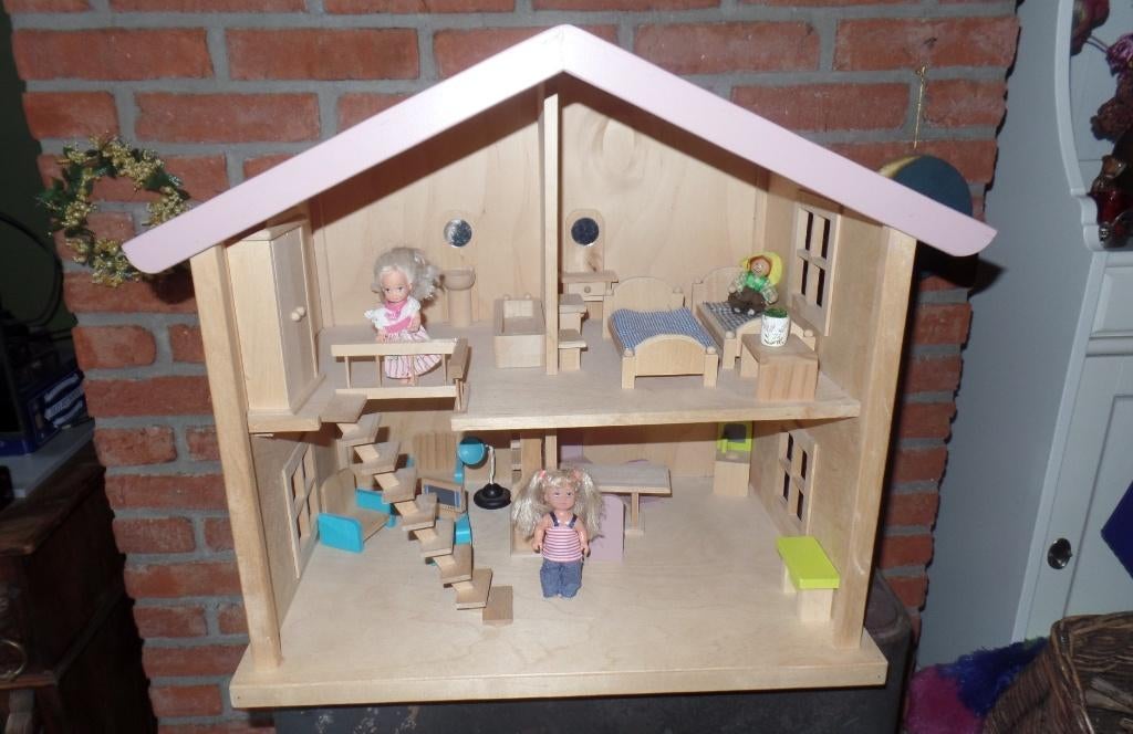 ++ Houten poppenhuis met inrichting, Ophalen of Verzenden, Zo goed als nieuw, Poppenhuis