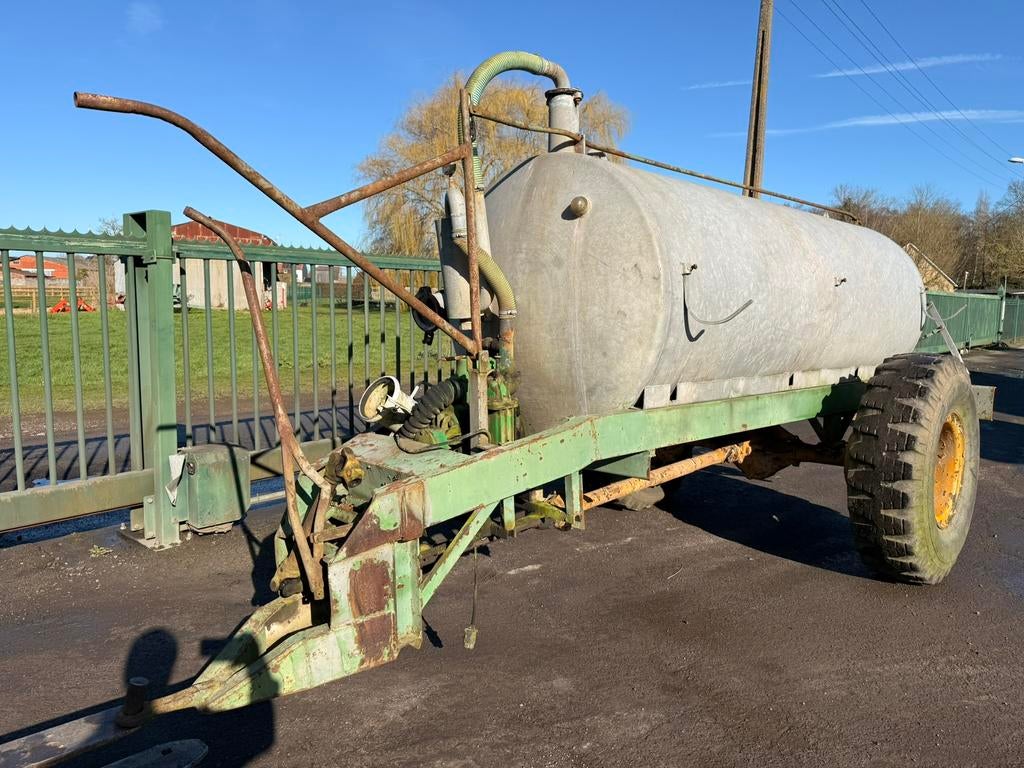 Beerton/drijfmesttank met cardang die de wielen aandrijft, Zakelijke goederen, Ophalen