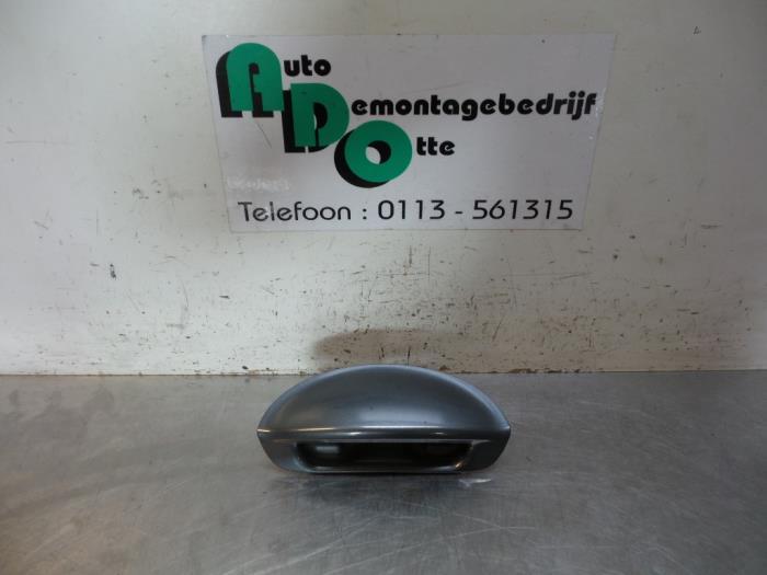 Handgreep Achterklep van een Nissan Micra (Micra 03-) (KY5), Auto-onderdelen, Gebruikt, -, -, Ophalen of Verzenden