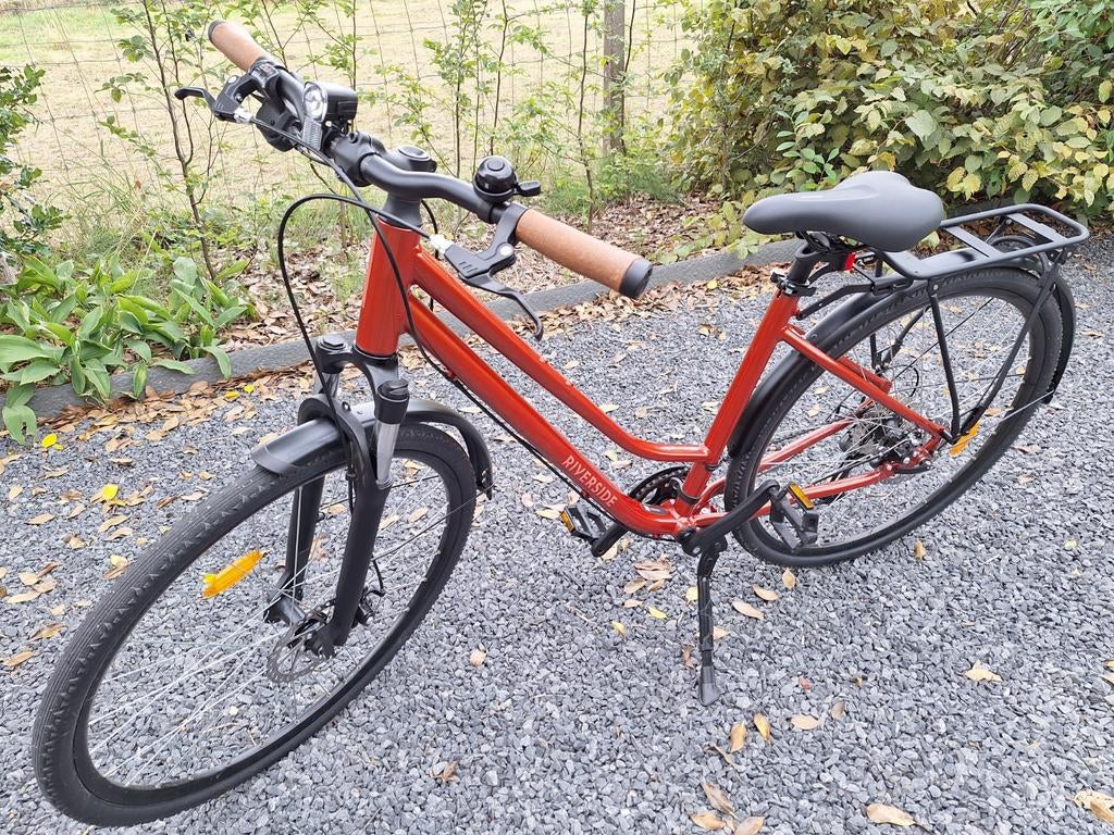 Baksteenrode hybridefiets Riverside in nieuwstaat maat M, Fietsen en Brommers, Ophalen, Nieuw, Minder dan 10 versnellingen