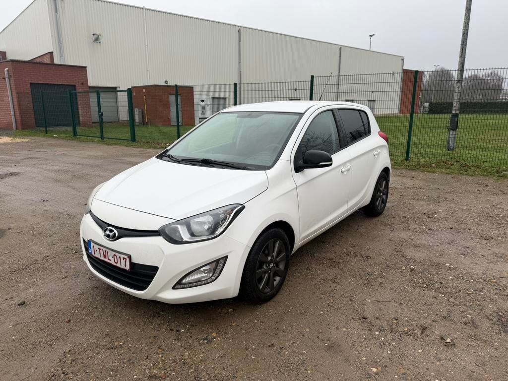 HYUNDAI i20 | 2014 | 1.2 BENZINE | 150.000 KM | GEKEURD, Bedrijf, Handgeschakeld, 5 deurs, Airconditioning