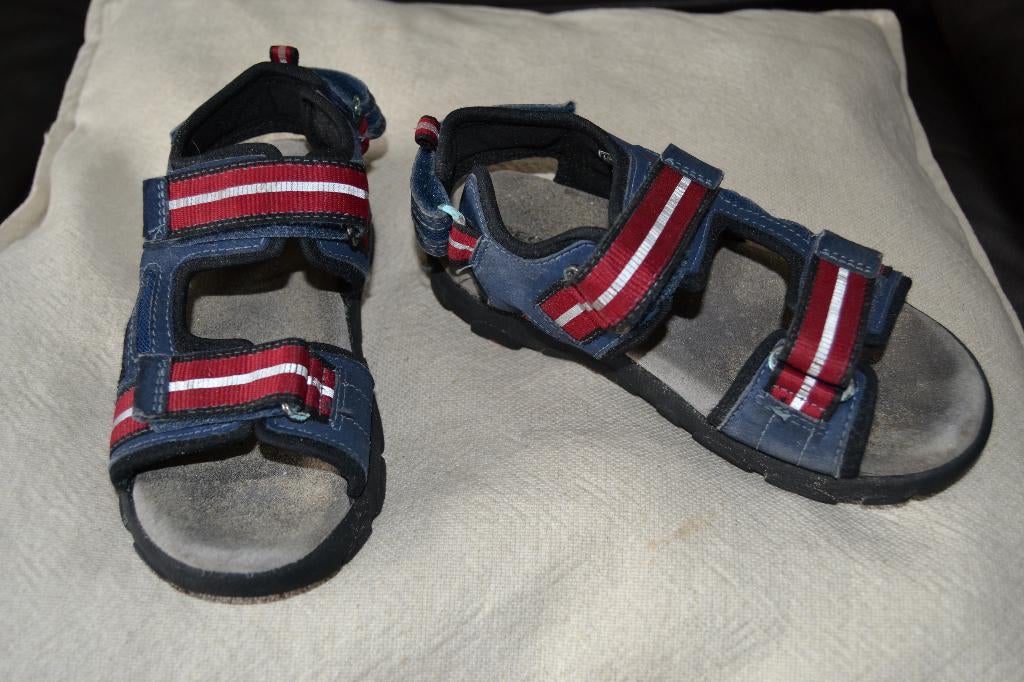 Sandales Geox Strada 31, Garçon ou Fille, Comme neuf, Enlèvement, Autres types