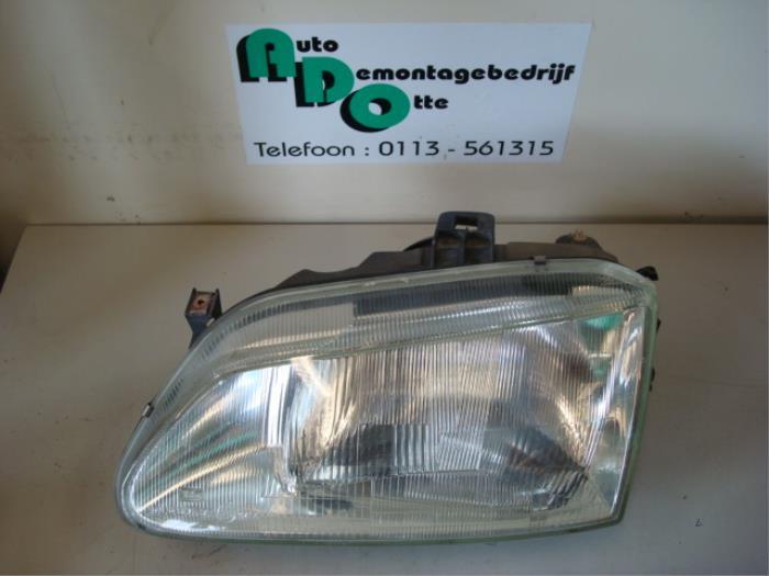 Phare gauche d'un Renault Megane Scenic, Autos : Pièces & Accessoires, Renault, -, 3 mois de garantie, Utilisé
