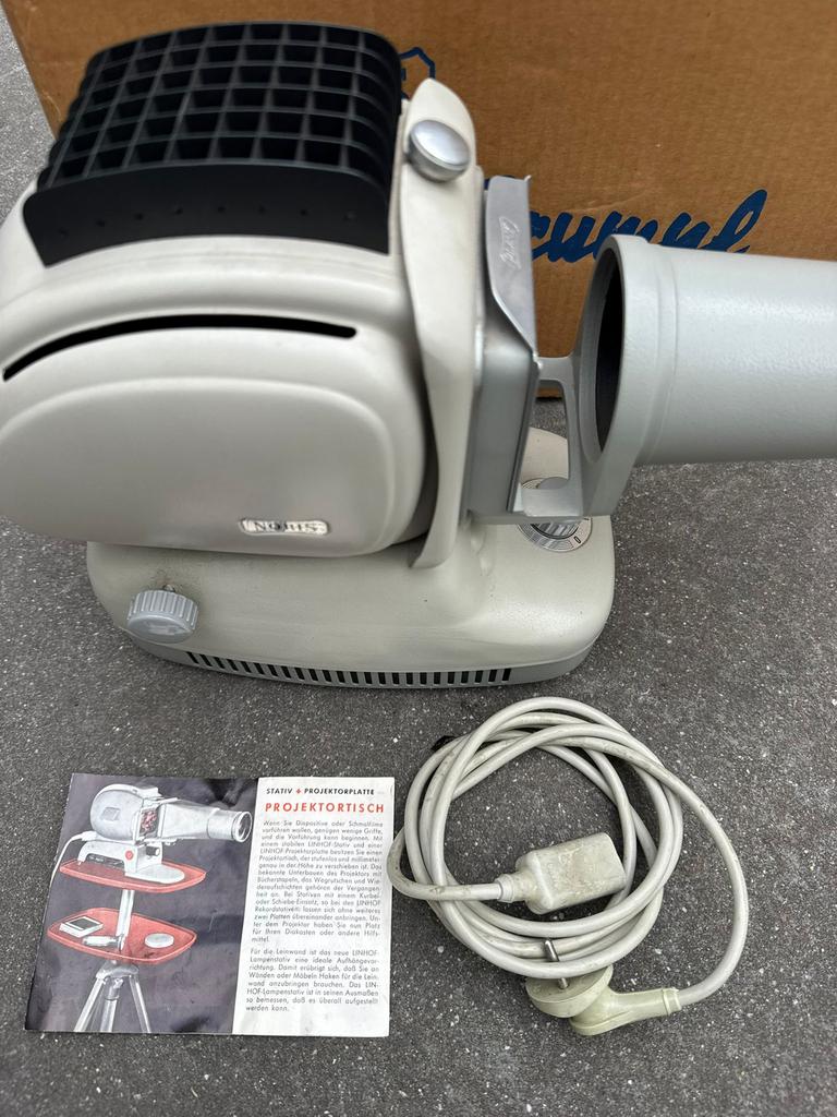 Vintage Noris Trumpf 300 diaprojector – retro – met doos, Audio, Tv en Foto, Ophalen