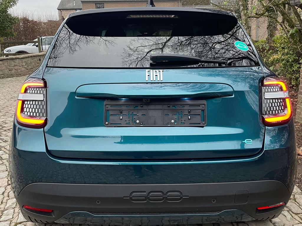 Fiat 600E e-600 54 kWh La Prima neuve full options Prix tvac, Gebruikt, Leder, 5 zetels, 5 deurs