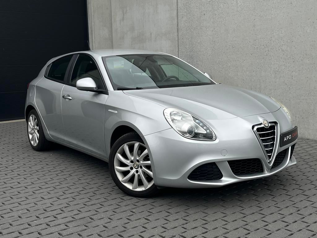 Alfa Romeo Giulietta 1.4 TB 2011 95.000km, Auto's, Voorwielaandrijving, Euro 5, Stof, Zwart