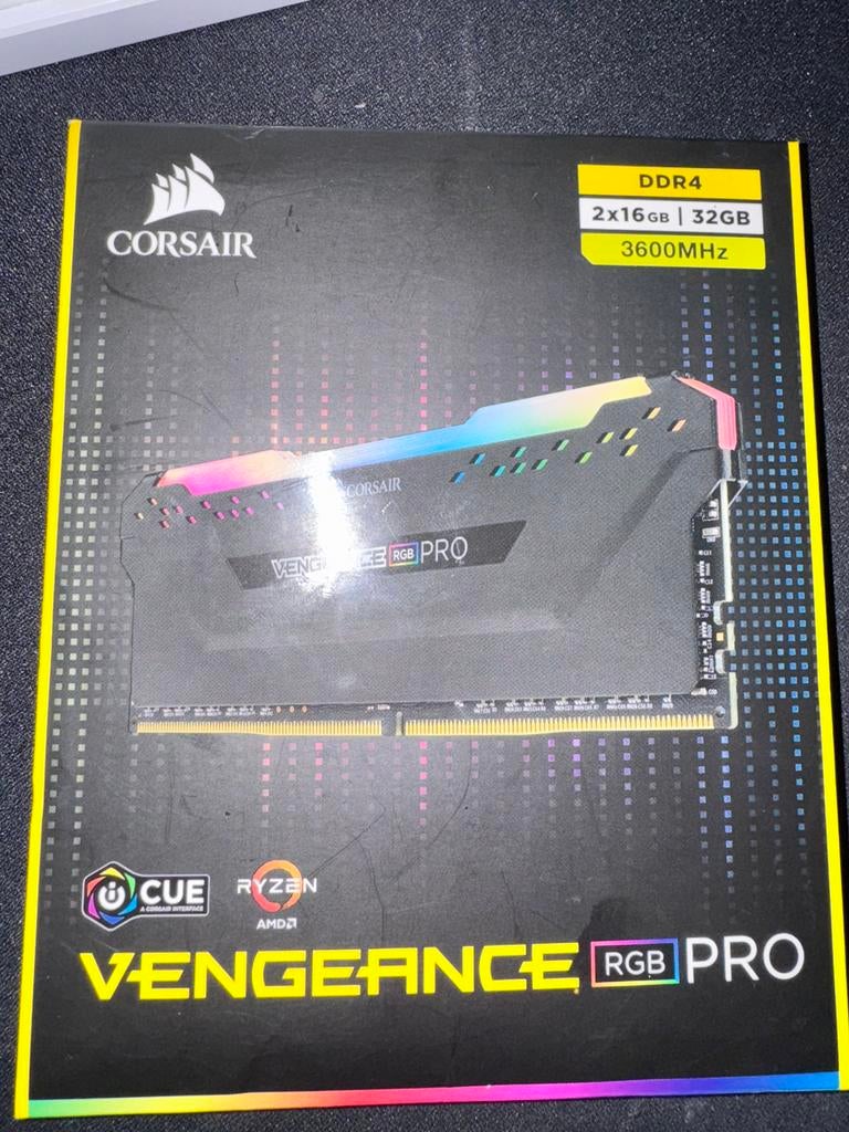 2x16=32GB DDR4 RAM CORSAIR VENGEANCE RGB PRO 3600 C18, Computers en Software, RAM geheugen, Ophalen of Verzenden, Zo goed als nieuw