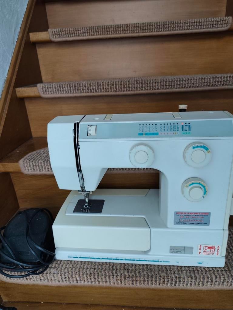 Machine a coudre  bernette 740E, Enlèvement, Machine à coudre