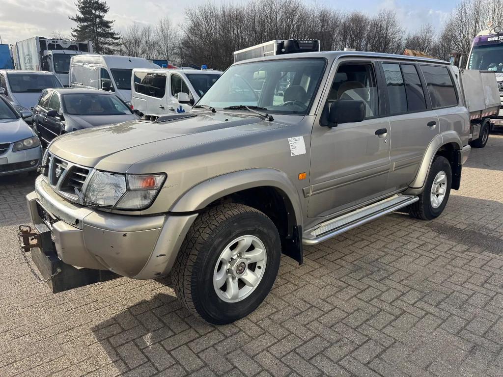 Nissan Patrol *3.0-AIRCO-LONG CHASSIS* (bj 2001), Autos, Nissan, Achat, Entreprise, Boîte manuelle, Autres couleurs