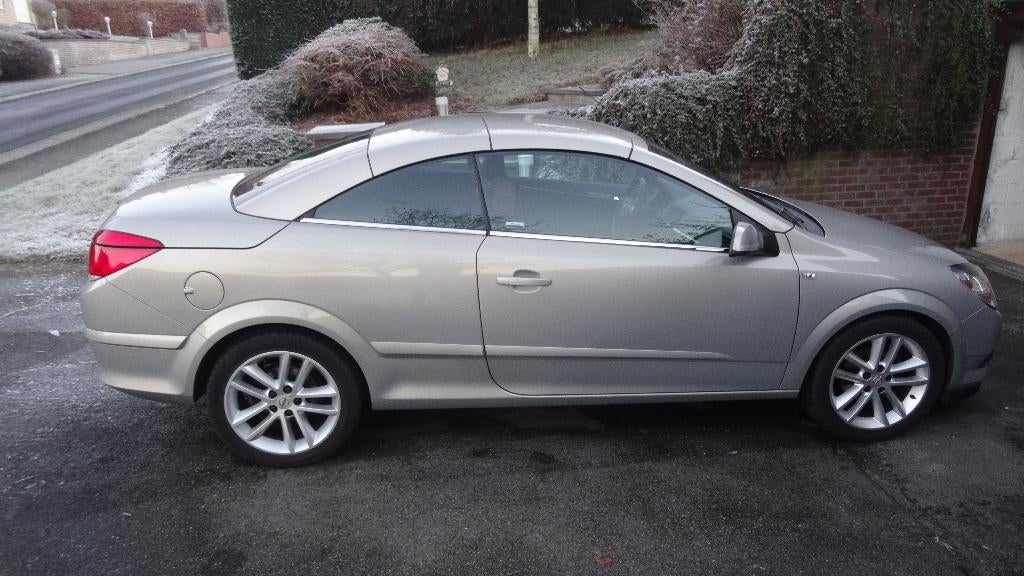 Opel Astra Twintop (cabriolet - cabriolet), Auto's, Opel, Voorwielaandrijving, 4 zetels, 4 cilinders, Cabriolet